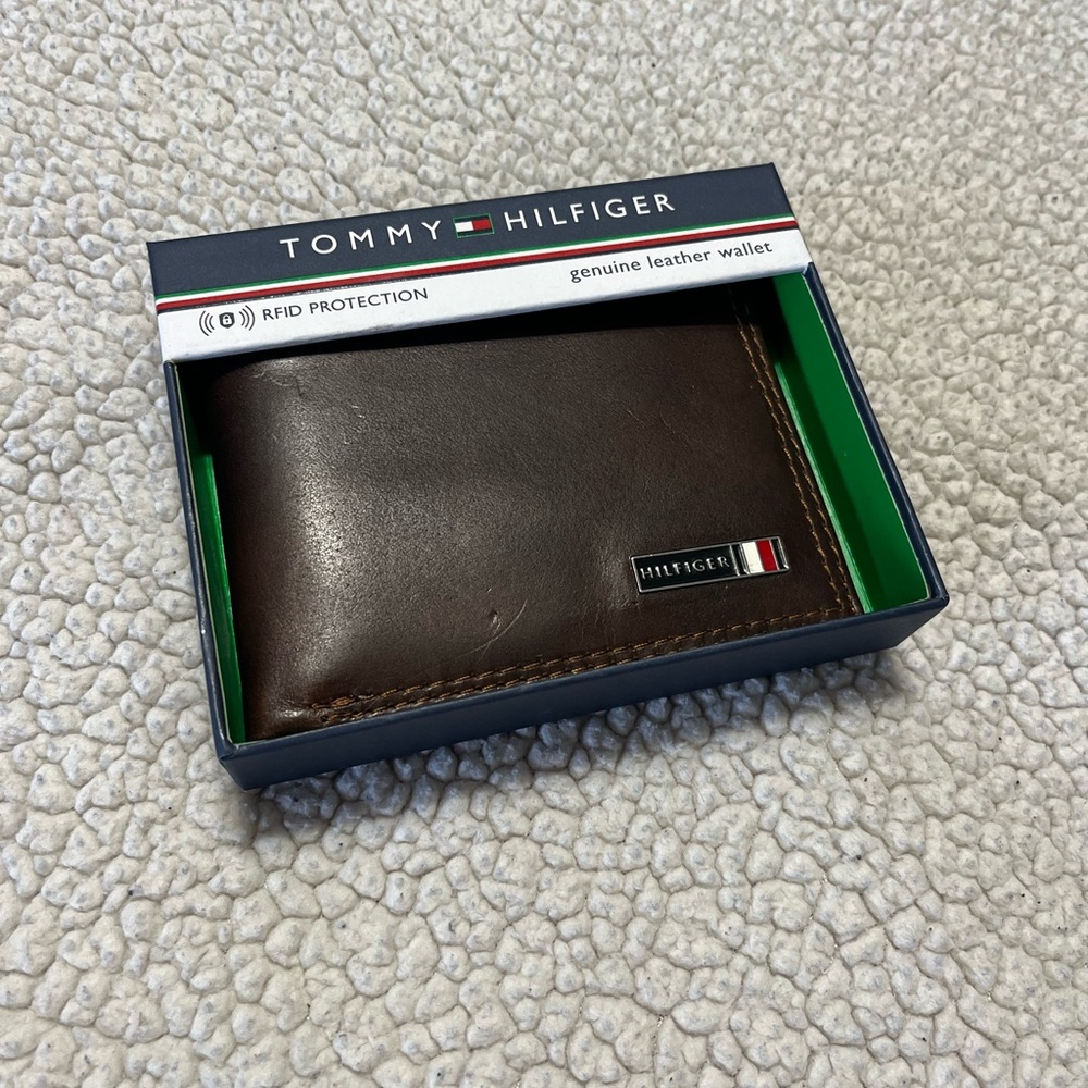 Tommy Hilfiger Dark Brown genuine Leather wallet